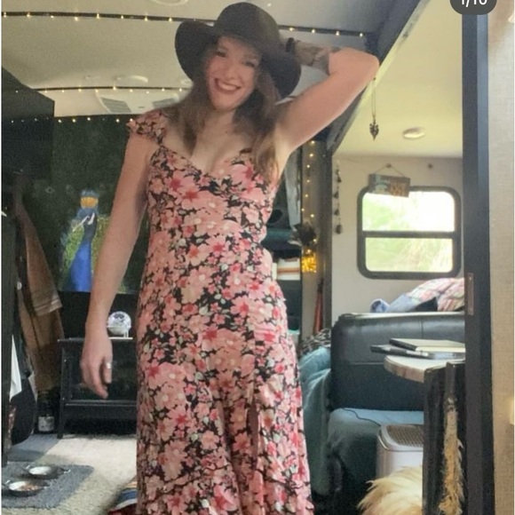 Meet your Posher, Melissa - Picture 5 of 6